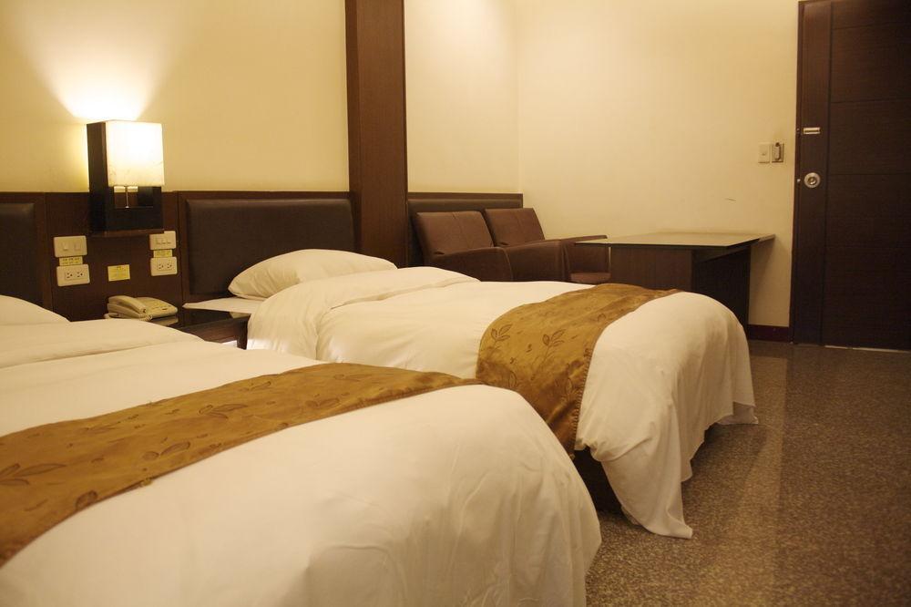 Twinstar Hotel Taichung Exterior foto