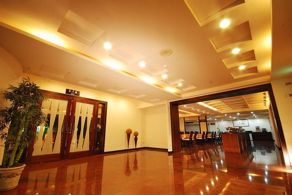 Twinstar Hotel Taichung Exterior foto