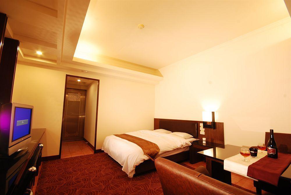 Twinstar Hotel Taichung Exterior foto