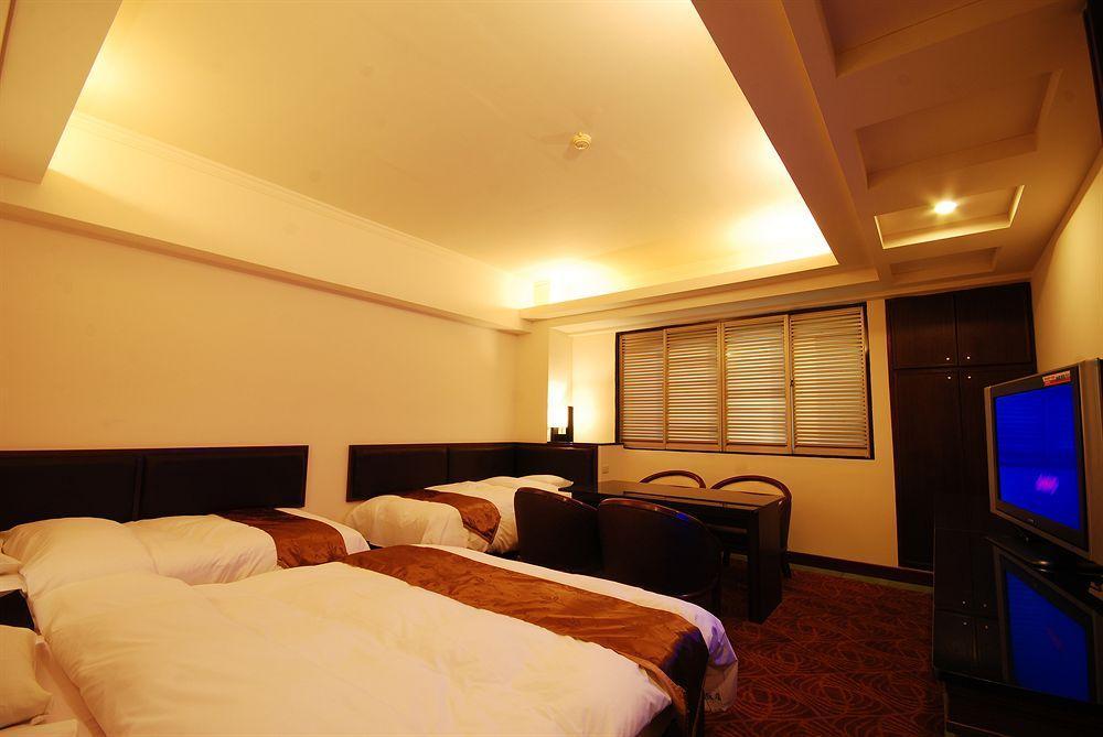Twinstar Hotel Taichung Exterior foto