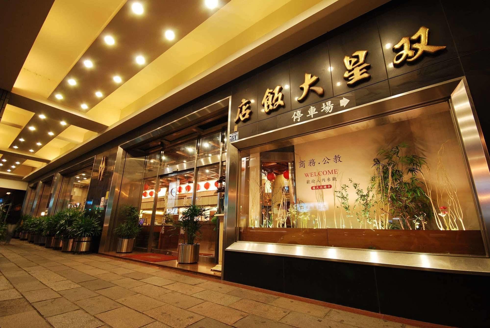 Twinstar Hotel Taichung Exterior foto