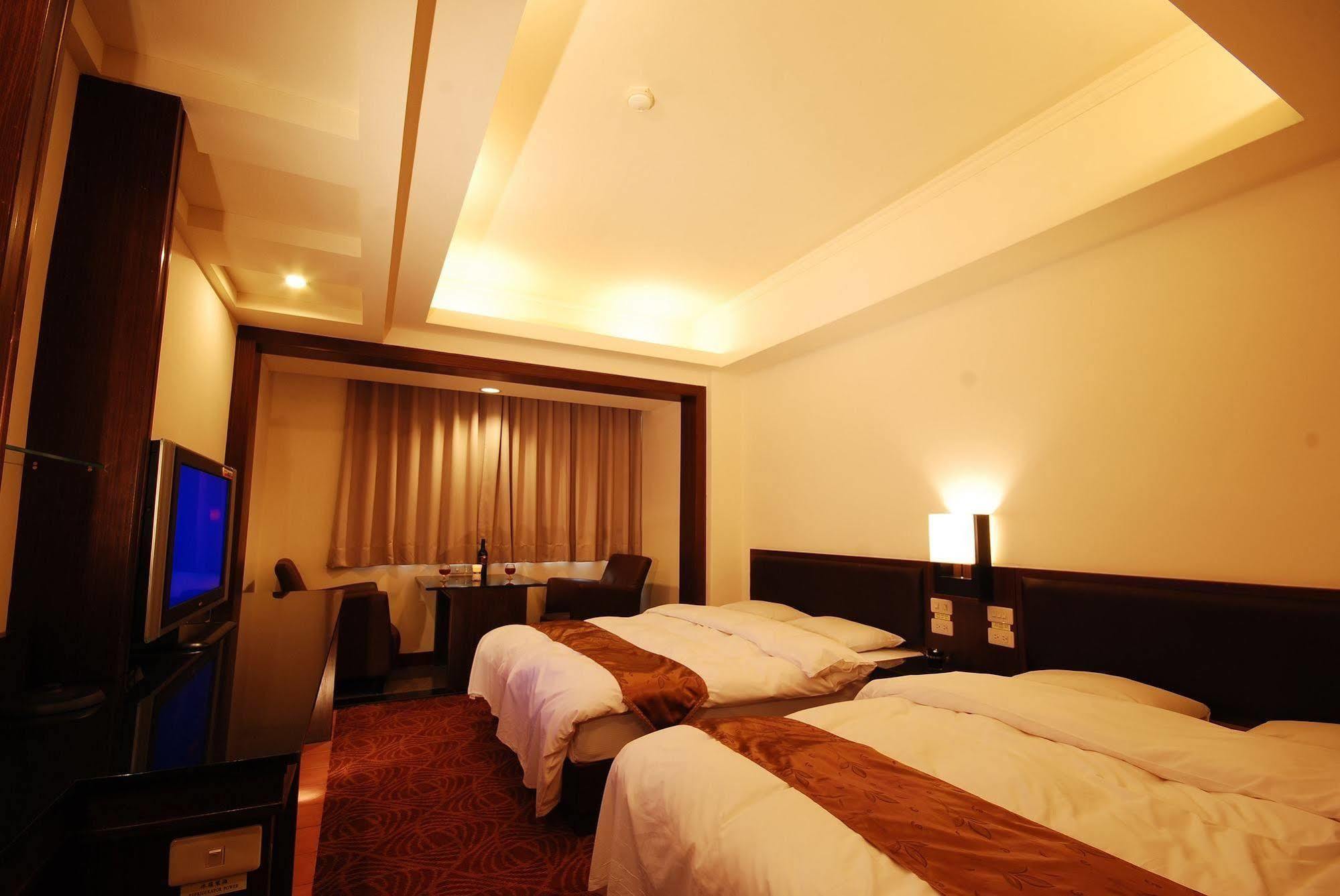 Twinstar Hotel Taichung Exterior foto