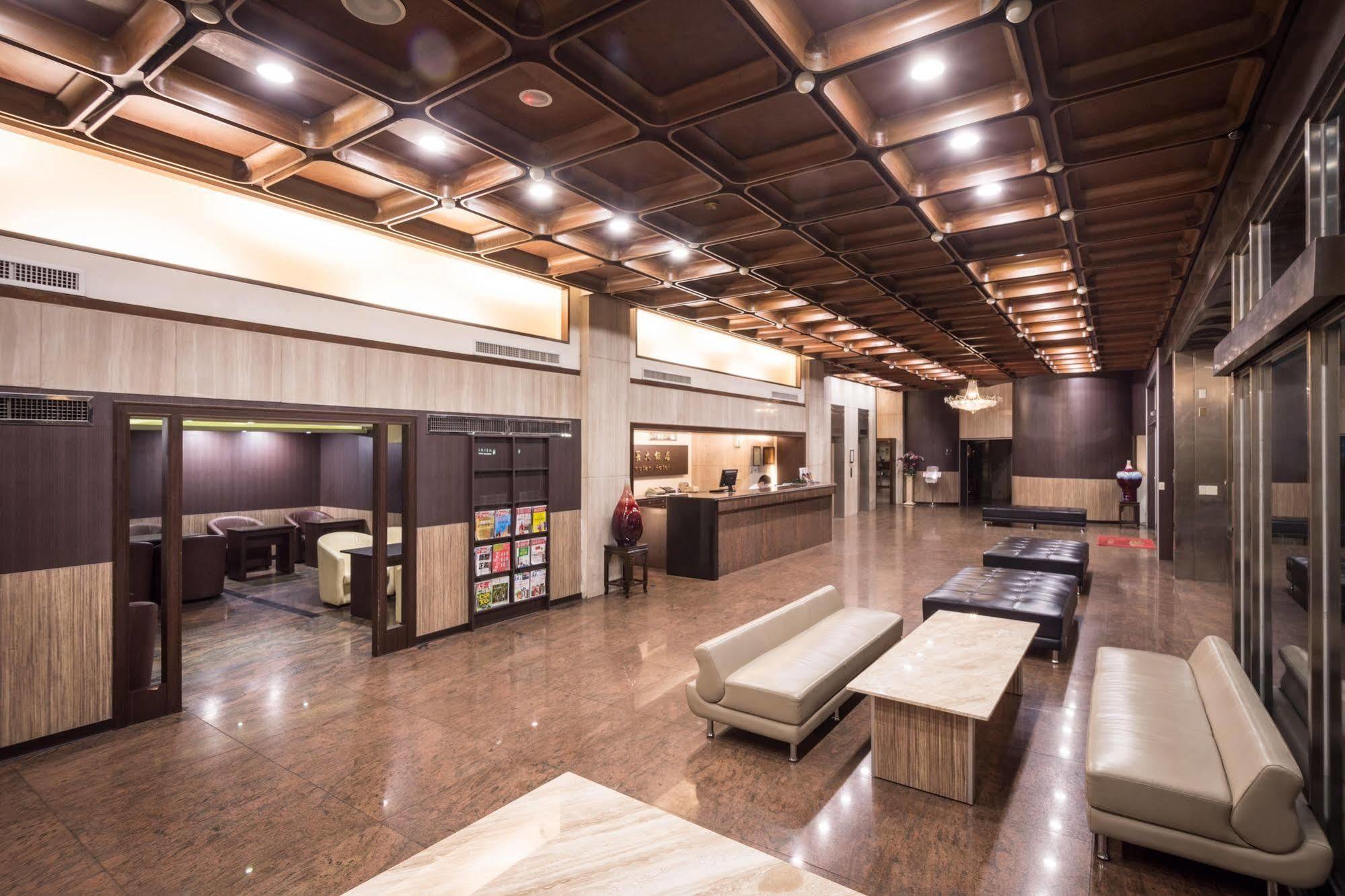 Twinstar Hotel Taichung Exterior foto