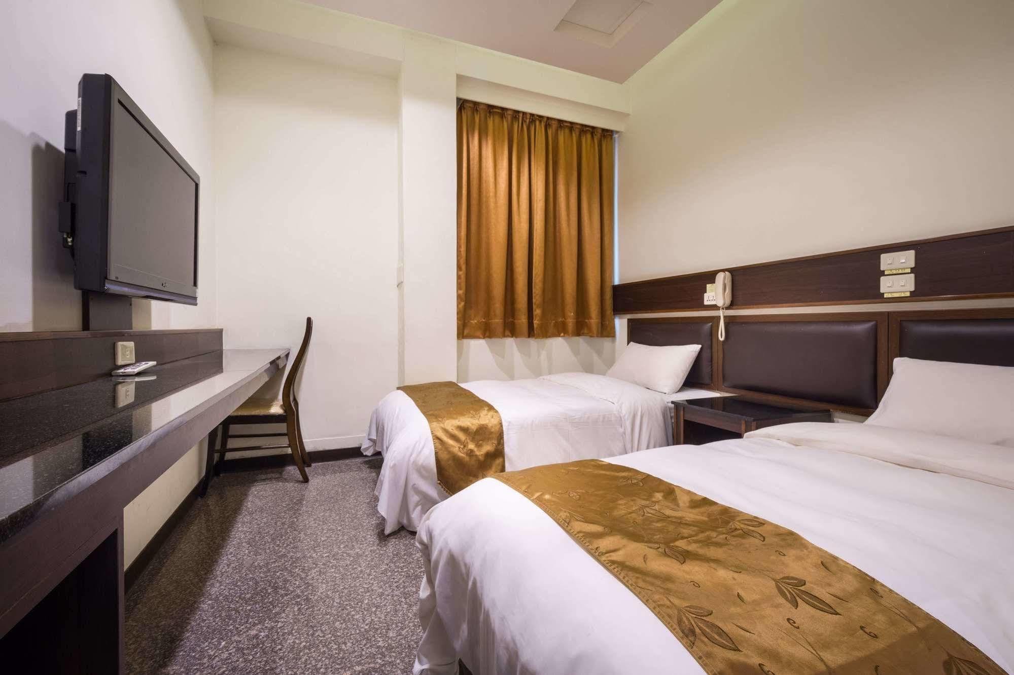 Twinstar Hotel Taichung Exterior foto
