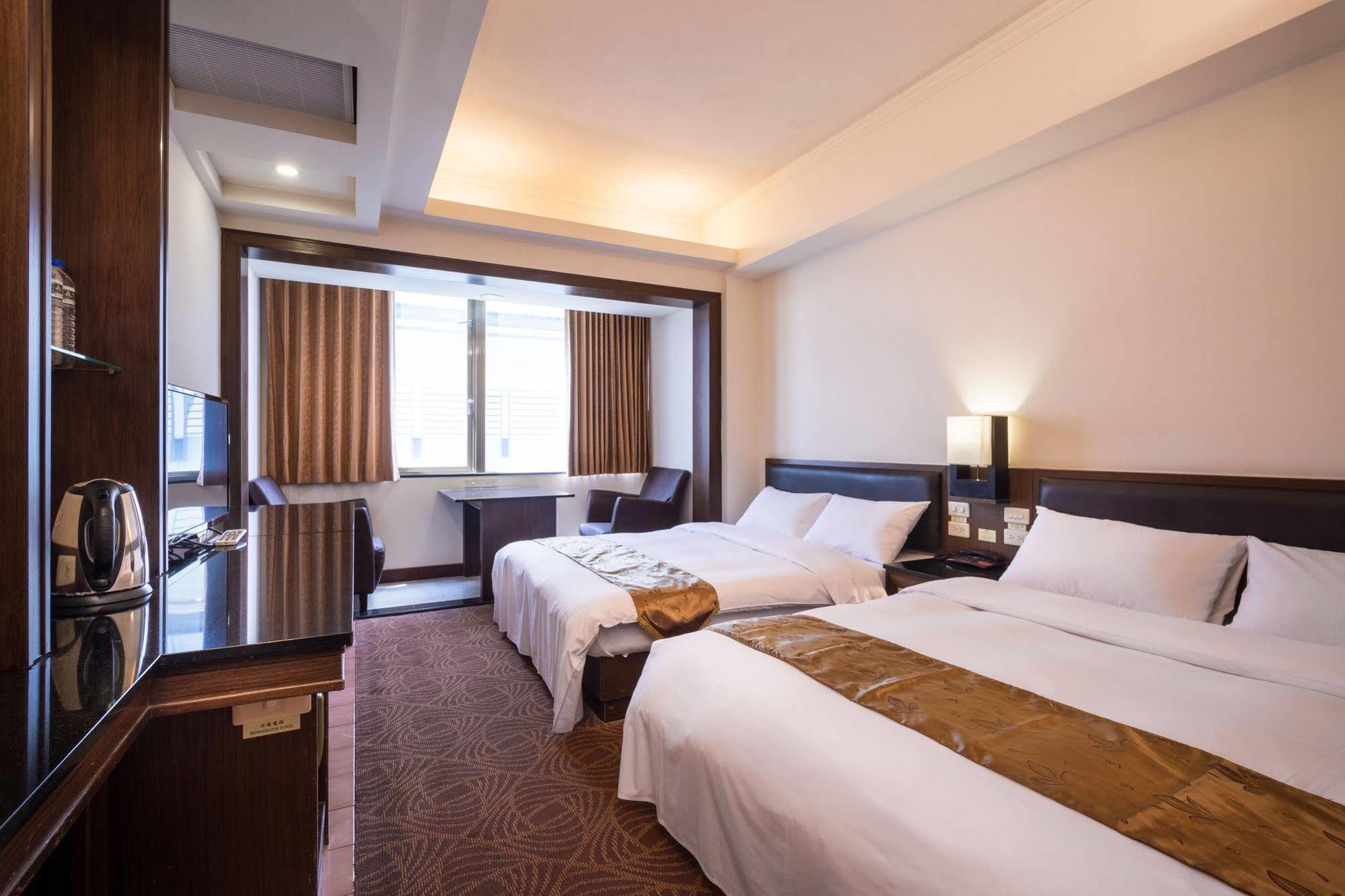 Twinstar Hotel Taichung Exterior foto
