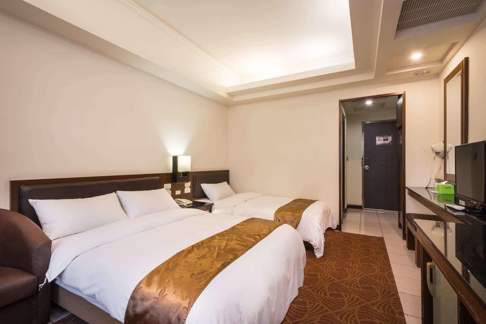 Twinstar Hotel Taichung Exterior foto