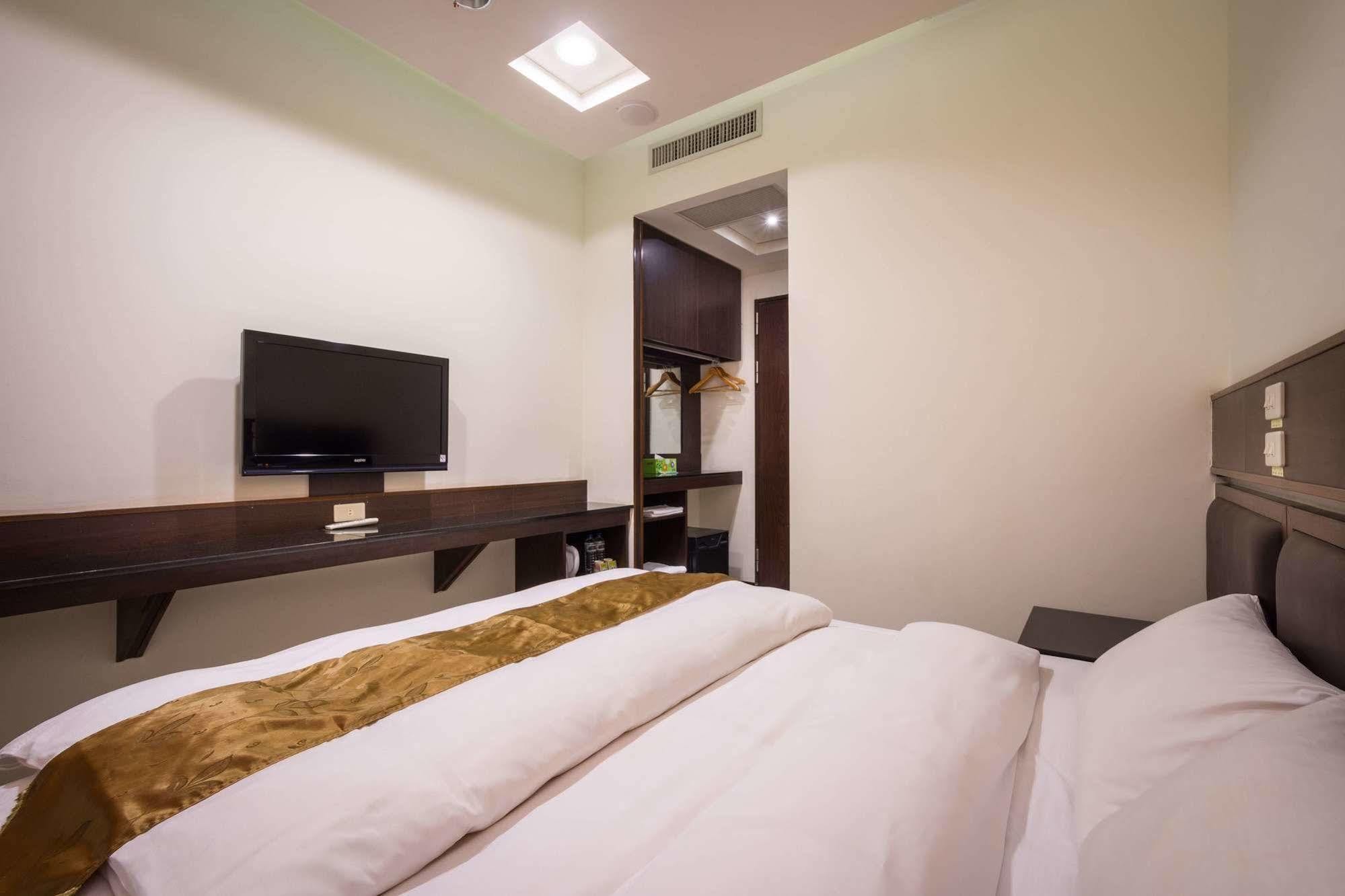 Twinstar Hotel Taichung Exterior foto